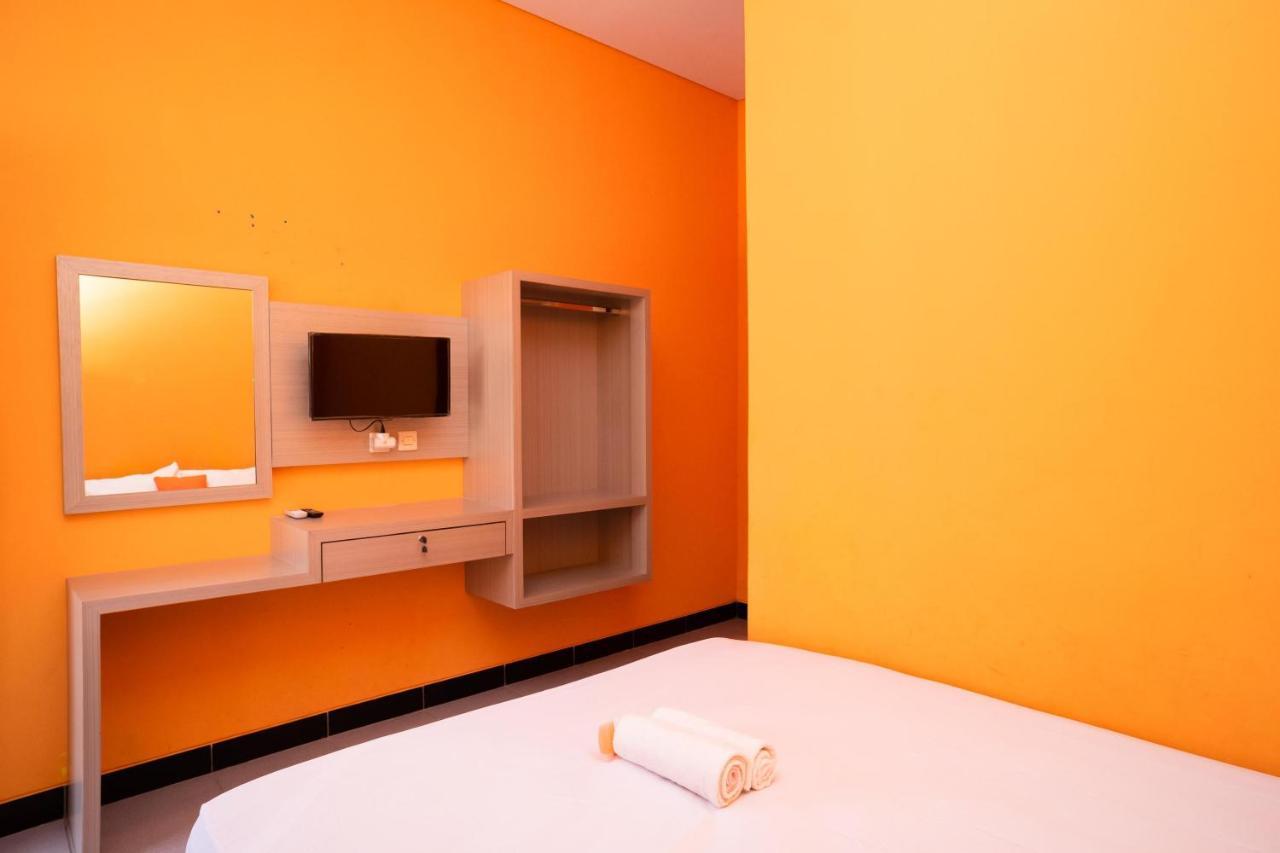 Koolkost Syariah Near Transmart Tegal Hotel Exterior photo